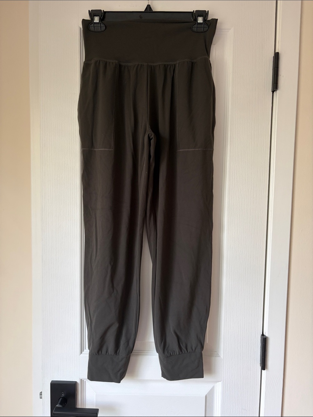 Athleta Cruise Jogger in Powervita